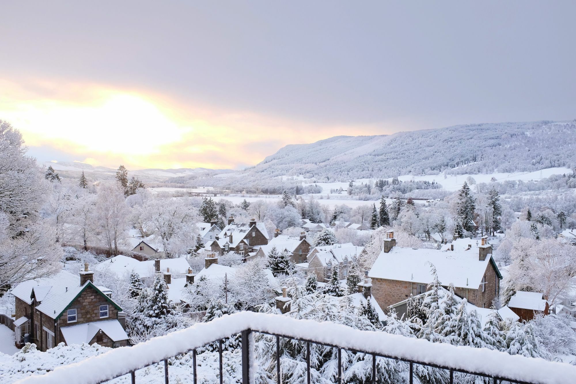 Knockendarroch Hotel Pitlochry Buitenkant foto